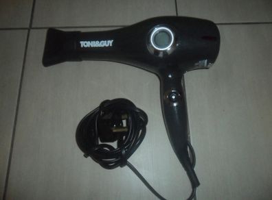 Toni & Guy hair dryer
