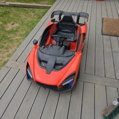 Electric toy car