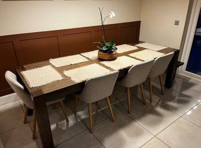 Extendable Dining Table