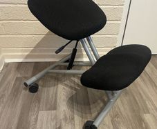 kneeling stool