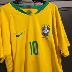 2018 Brazil jersey with Neymar on the back Mens size Medium