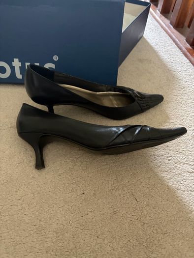 Lotus mid heel shoe