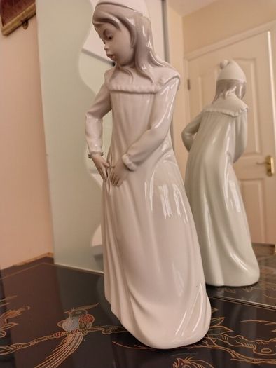 Vintage Nao by Lladro. Girl with Torn Nightgown.