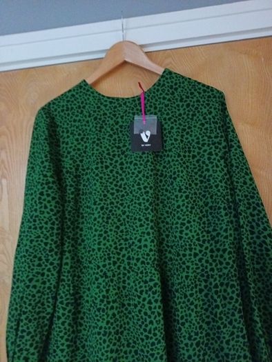 V by  Very Animal Print  Green Dress.  S.20.   B.N.W.T