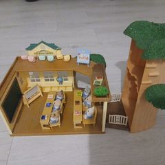 Sylvanian Families Country Tree School and Sylvanian Families Nursery Playmates Babies Set.