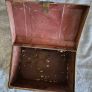 Small vintage metal trunk. Image 7