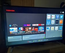 Toshiba Tv 49" inch smart