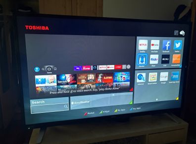 Toshiba Tv 49" inch smart