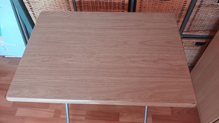 folding table