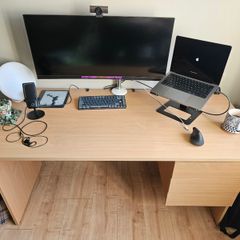Office desk with 3 drawers