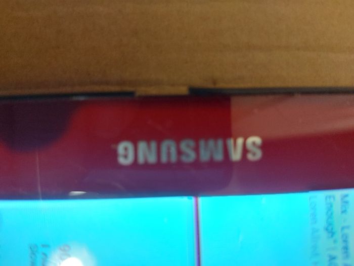Samsung Galaxy Tab 2, 10.1 inch, Red, 16GB, Dead line of pixels across screen, otherwise good condition