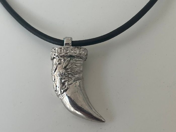 Gents Neck Piece