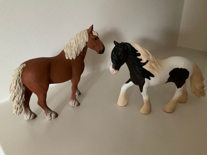 Schleich Pony Club Horse Pony figures x 2 Chestnut and Piebald