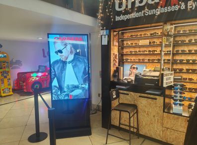 55"  Digiposter