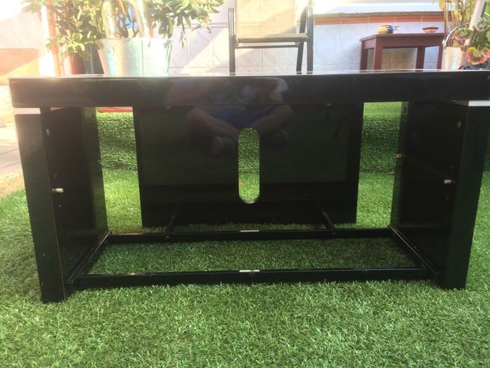 TV/Television high gloss black stand