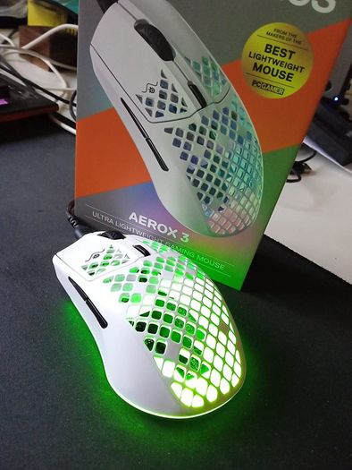 SteelSeries Aerox 3 Wireless gaming mouse - white