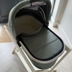 UppaBaby Vista 2 Bassinet & Stand