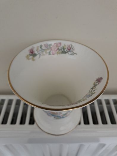Wedgwood Kutani Crane Bone China Vase