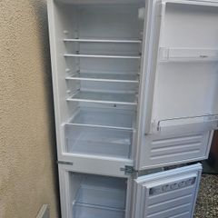 In built whirlpool fridge and freezer