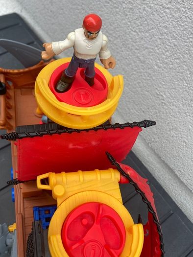 imaginext pirate ship
