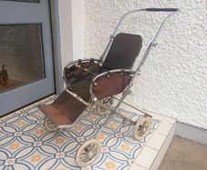 Old Silver Cross buggy