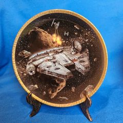 Decorative plate ,STAR WARS The Millennium Falcon The Hamilton Collection Collectors Plate 1994 , ornament