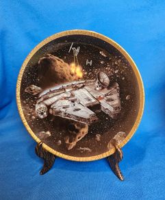 Decorative plate ,STAR WARS The Millennium Falcon The Hamilton Collection Collectors Plate 1994 , ornament