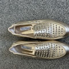MarcoMoreo gold flats