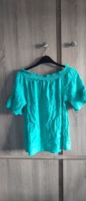 f and f spanish style off shoulders  green top fits sm  m very strechy