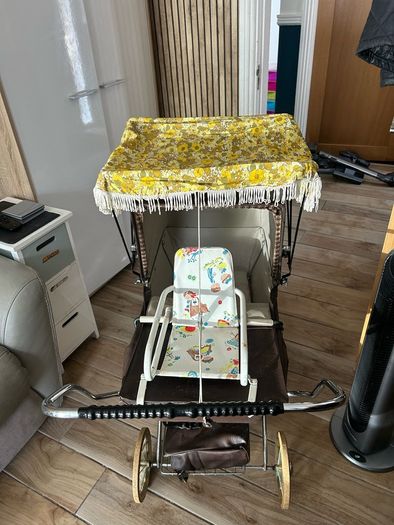 Silver Cross dolls pram