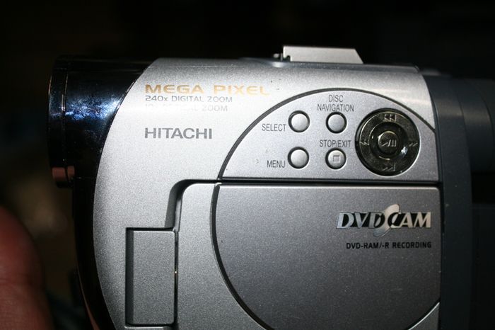 Hitachi DZ-MV3000E PAL DVD and DS  Video Camcorder 10x Optical Zoom 240x Digital Tested & Working.