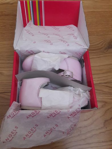 Toddler girls shoes size 4