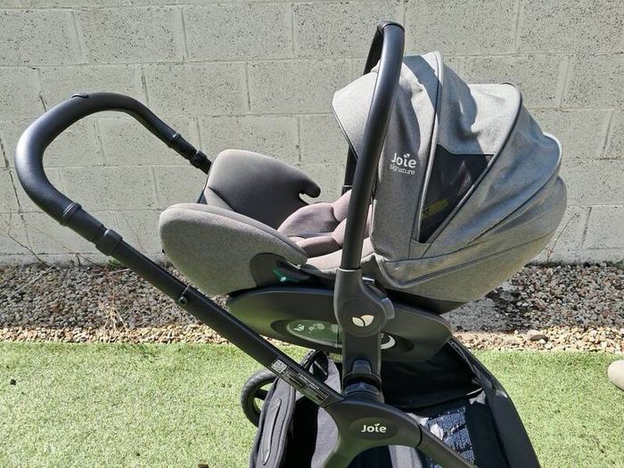 baby carseat