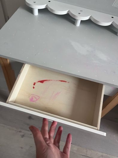 kids make up table and Minnie Mouse Hoover