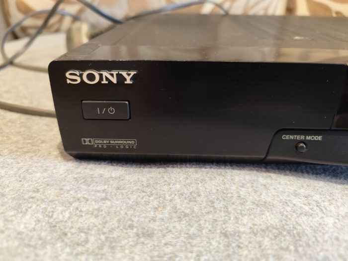 Sony TA-VE150 5.1 Amplifier, remote and 5 Pioneer Speakers