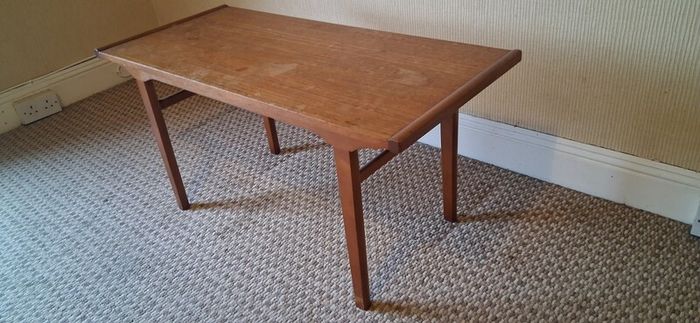 Vintage Mid-Century Modern Teak Coffee Table (1960s Retro)