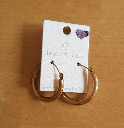 Golden hoop earrings (fashion jewellery)