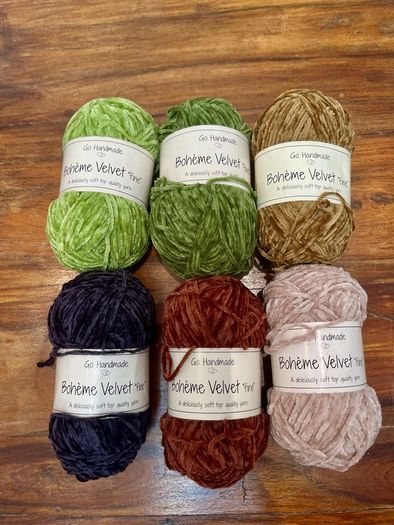 Fine chenille yarn