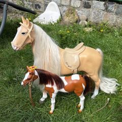2x Our Generation Doll Horses