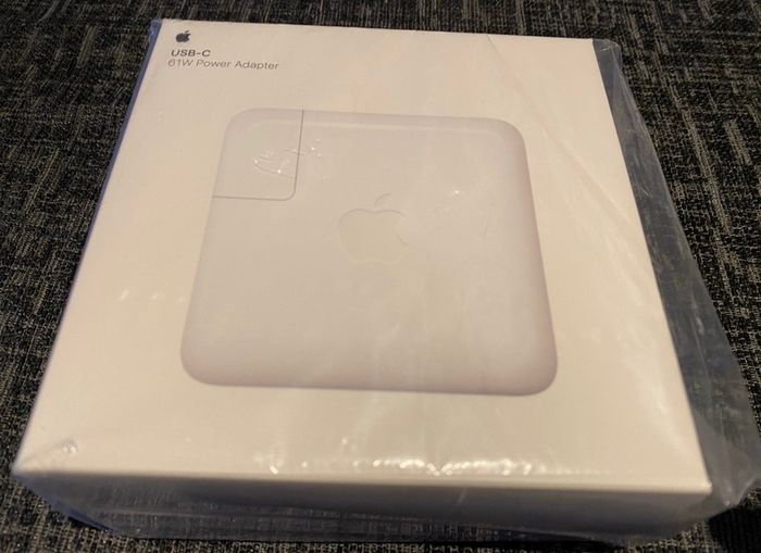 Apple USB-C 61W power adapter