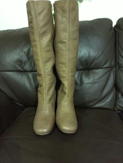Aerosoles Signature Boots, size EU-38, UK-5, brand new.