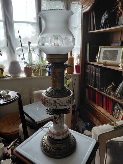 Antique table lamp habd painted ceramic body with ornate brass base works