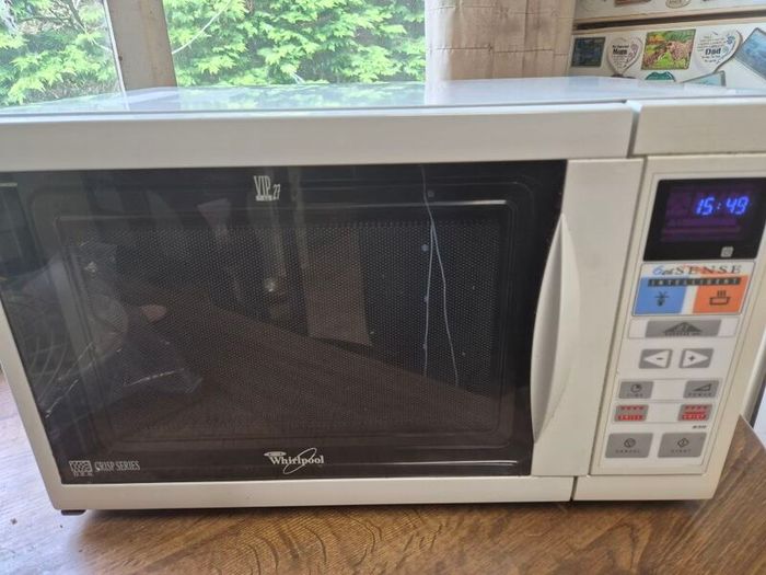 Rare Find Vintage 27L Whirpool Microwave and Grill