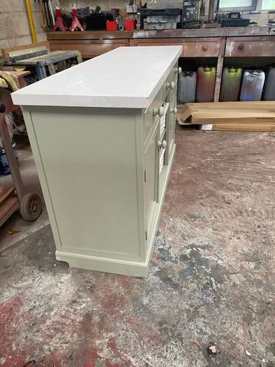 Kitchen dresser unit