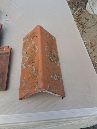 French Beauvois flat thin edge roof tiles