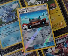 Escape Board ! Reverse Holo ! Pokemon League Stamp Promo ! 2019 ! Pokemon Card !