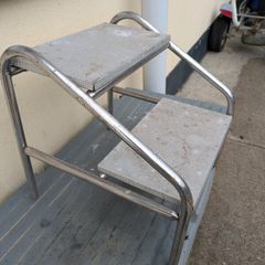caravan 2 steps