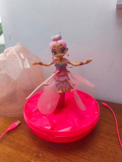 Hatchimals Pixies Crystal Flyers toy