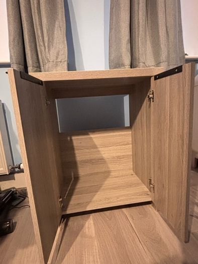 Fish tank stand