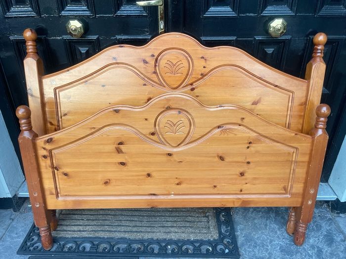 Very Solid 4Ft 6 Double Wooden Bed Frame - Can Deliver